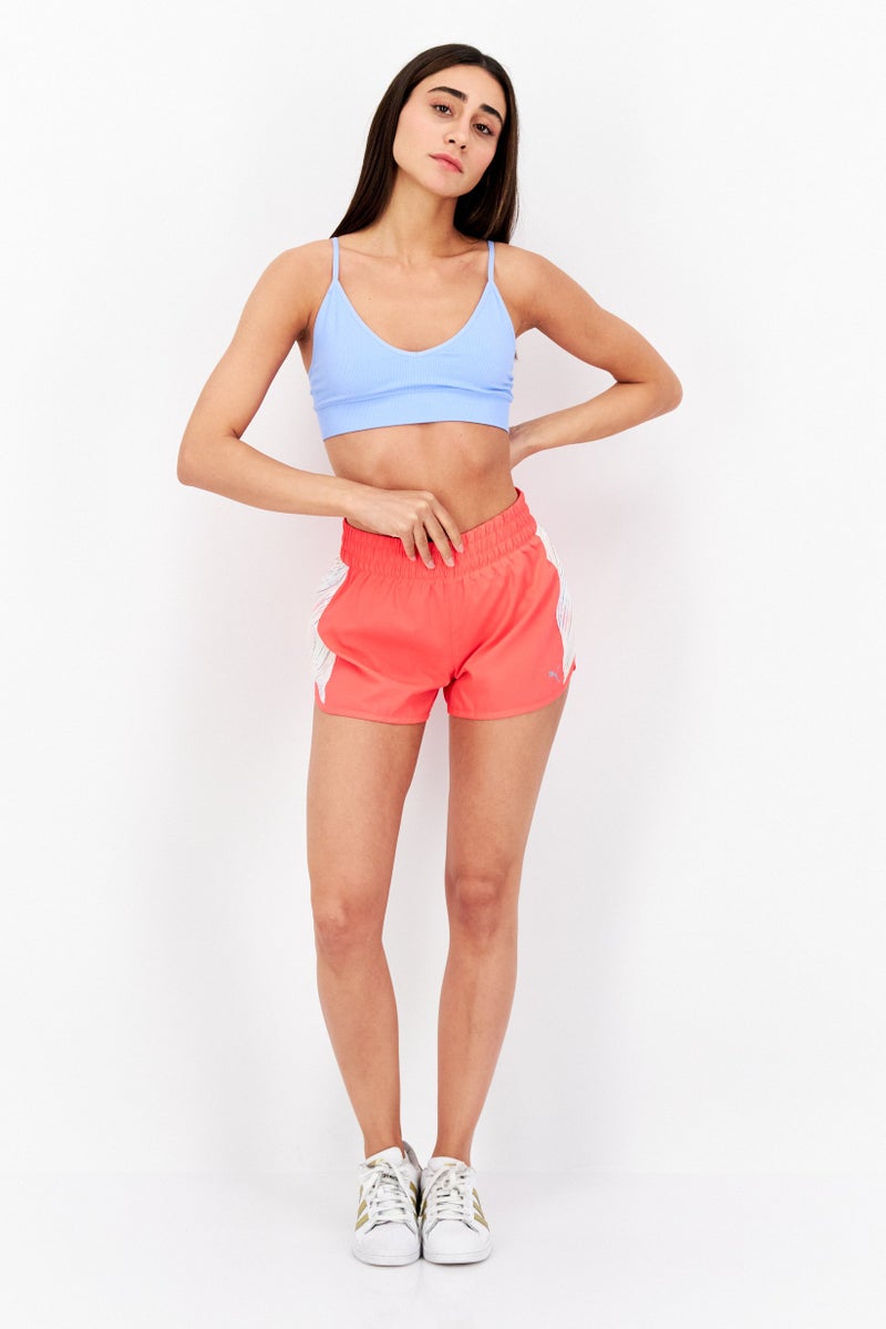 PUMA شورت تدريب عادي للنساء بشعار العلامة التجارية، وردي - Image 4